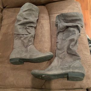 Grey boots